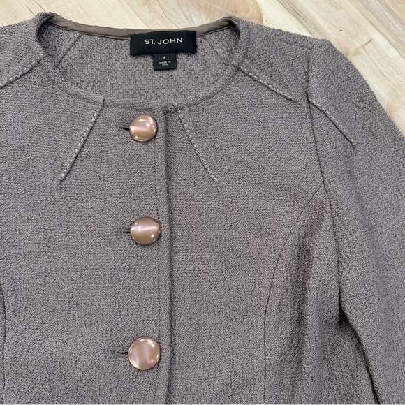 St. John Taupe/Brown Woman’s Blazer size 4, made in the USA - Picture 3 of 9